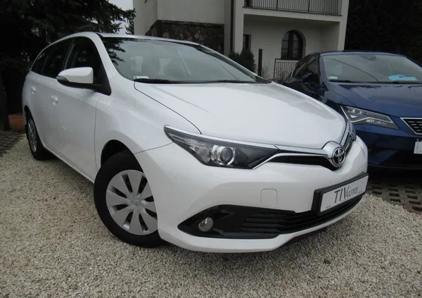 toyota auris dąbrowa tarnowska Toyota Auris cena 51893 przebieg: 53700, rok produkcji 2018 z Dąbrowa Tarnowska